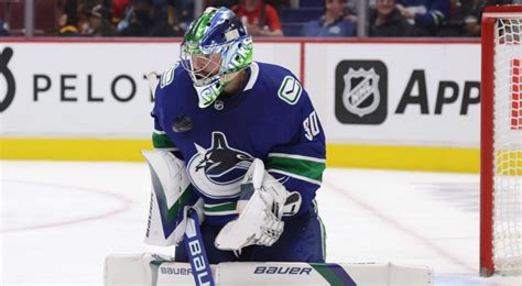 Canucks add goalie Spencer Martin, two assistant coaches to COVID protocol