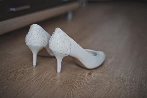 Premium Photo | White shoes and wedding dress 2763