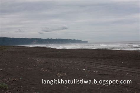 Pantai Parangtritis, Wisata Yogyakarta - BorneoScape