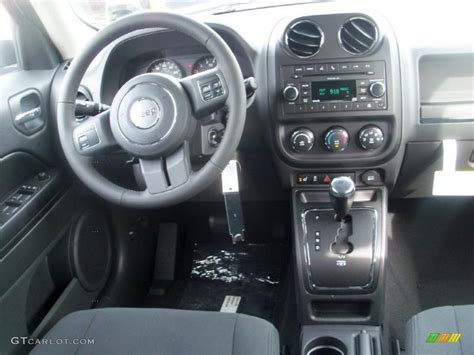 Dark Slate Gray Interior 2011 Jeep Patriot Latitude Photo #39007775 ...