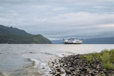 KOOTENAY LAKE FERRY - Kootenay Rockies Imagebank