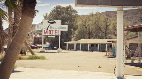 Fujifilm "X" Series & Leica : Abandoned Motel in the Mojave Desert ...