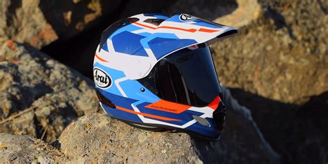 5 Best Dual Sport Helmets [Urban/Suburban Motorcycle Riding]