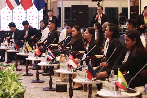 ASEAN Leaders’ Interface with Representatives of ASEAN Youth - ASEAN ...