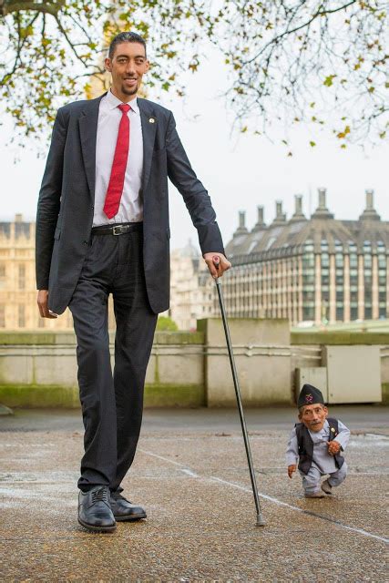 Photos: Tallest Man In The World Meets World ’ S Shortest Man In London ...