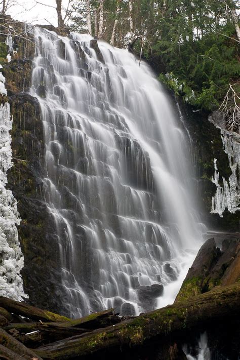 University Falls, Oregon, United States - World Waterfall Database