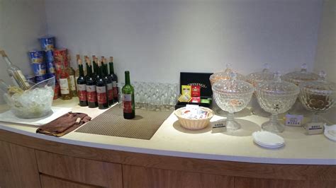 Review: Air China Business Class Lounge - Shanghai Pudong