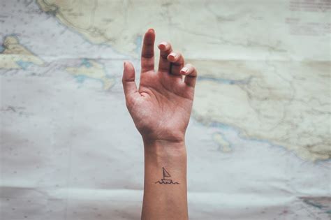 Share more than 52 tattoo ideas minimalist - in.cdgdbentre