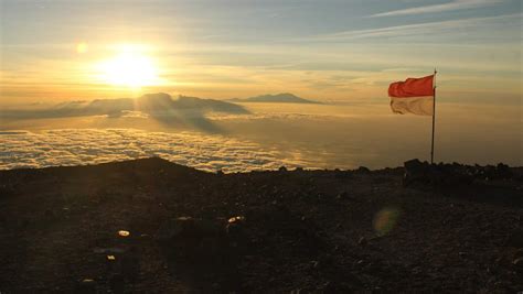 15+ Mendaki Gunung Gede