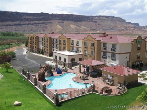 Holiday Inn Express & Suites Moab, Moab UT - MountainZone