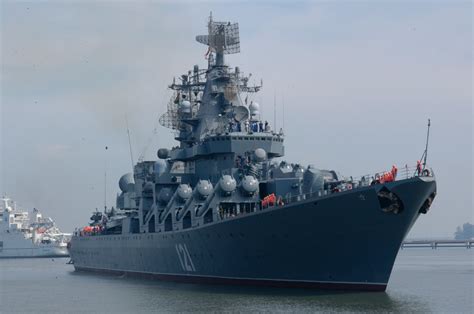 LIVEFIST: Russian Cruiser Moskva Docks At Kochi