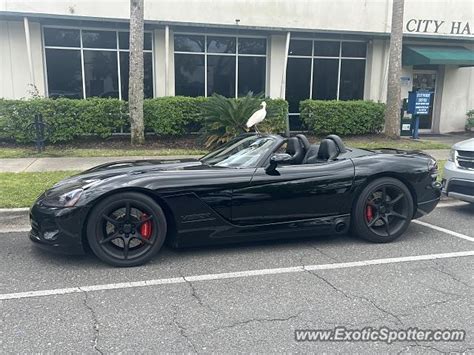 Dodge Viper spotted in Amelia Island, Florida on 03/25/2023