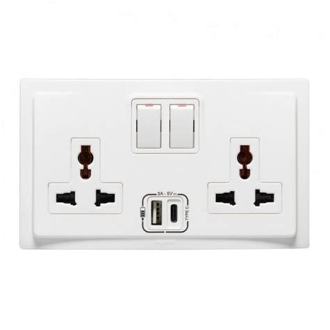 BTICINO | Socket Outlet with USB