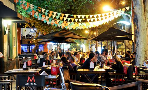 What to do in Mendoza at night? The Arístides Villanueva Street