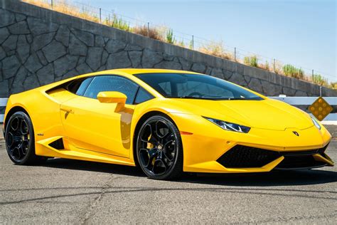 Lamborghini Huracan Yellow - Top 11 Videos & 98 Images