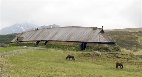 Viking feasting hall discovery resembles Beowulf hall of Heorot ...