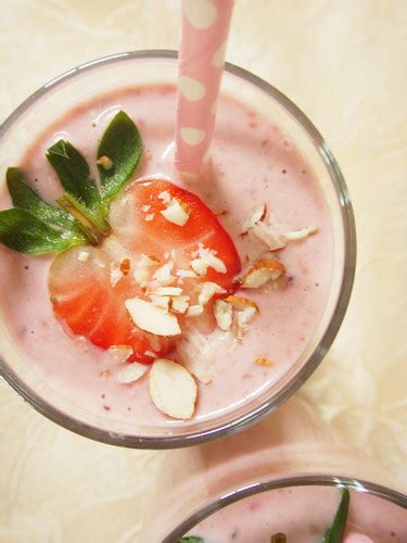 Healthy {Almond Milk} Smoothies | Inspired to Bake