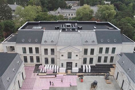 Drake unveils giant basketball court inside new Bridle Path mansion ...