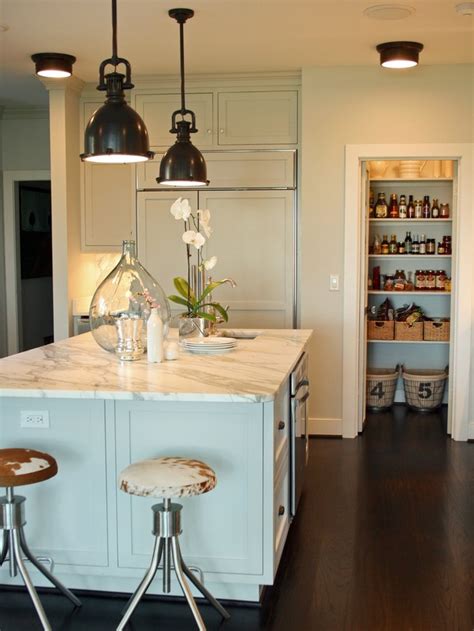 Kitchen Island Lighting Design | A Creative Mom