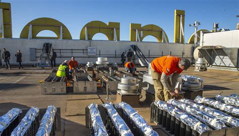 Workers prepare Las Vegas Strip fireworks displays | The Strip | Local