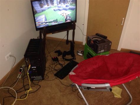 My poor mans setup : r/shittybattlestations