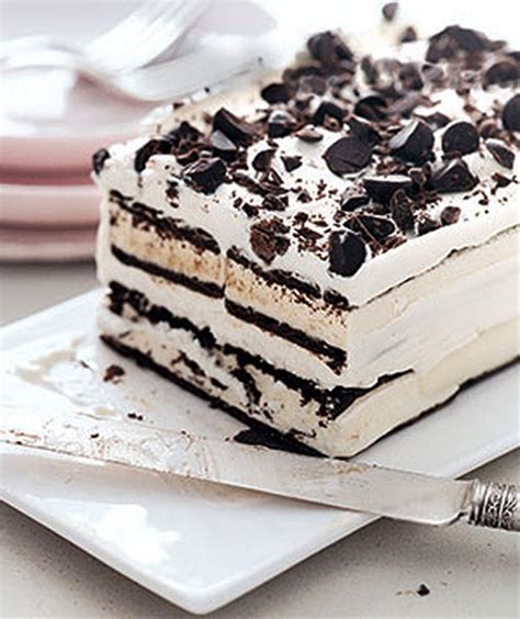 Easy Ice Cream Cake recipe | Chefthisup