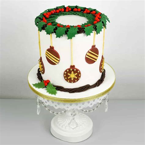 Easy Christmas Cake Decorating Tutorial - Decorated Treats