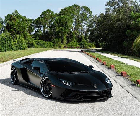 This Exclusive Lamborghini Aventador Dark Knight Features an All-Black ...