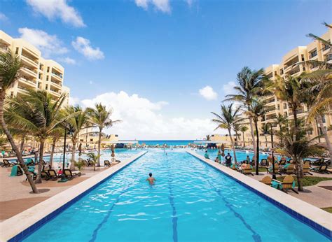 Welcome to Paradise: Your Guide to the 10 Best Cancun Resorts!