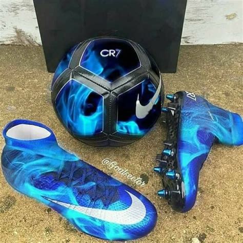 CR7 ⚽️ | Zapatos de fútbol nike, Botas de futbol nike, Zapatos de fútbol