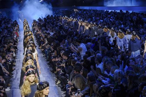 Dior Fall 2017 Runway Show | POPSUGAR Fashion