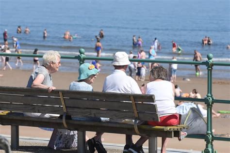 15 great pictures as the sunshine sees crowds flock to Sunderland's beaches