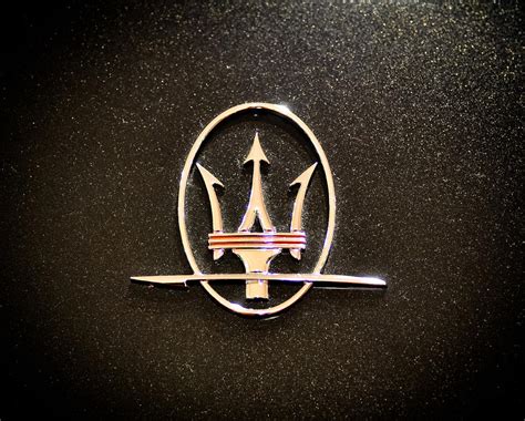 Maserati Logo Wallpaper - WallpaperSafari