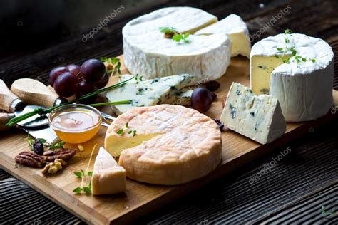 French cheese platter — Stock Photo © fotovincek #100115812