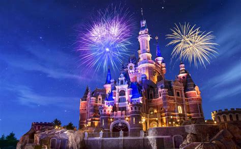 The 10 Best Reasons to Visit Shanghai Disneyland