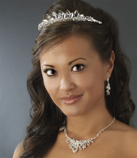 5 Tips on Picking Wedding Tiaras for Your Big Day