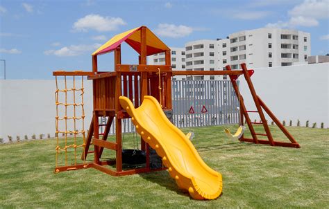 JUEGO DE MADERA MEDIANO PARA EXTERIOR - 5CG160 5CG160 | PLAY CLUB