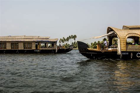 Life In The Backwaters Of Alleppey, Kerala - Pictures And Video