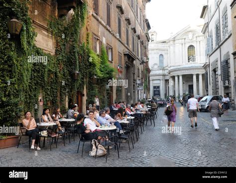 Italy rome cafe hi-res stock photography and images - Alamy