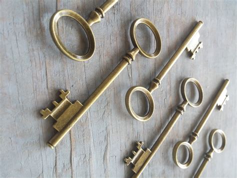 Large Skeleton Keys Bulk Skeleton Key Pendants Big Skeleton | Etsy