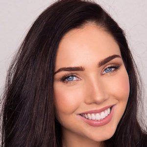 Jessica Green - Age, Family, Bio | Famous Birthdays