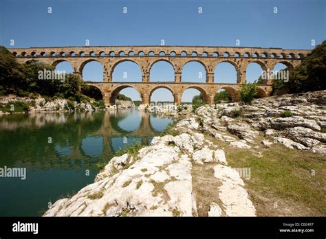 Nimes, Pont du Gard Stock Photo - Alamy