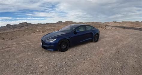 Tesla Model S Plaid Track Mode Tested: Hits 173-MPH, Does Insane Donuts ...