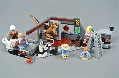 LEGO Review: Jurassic Park Velociraptor Chase 75392 - All About The Bricks