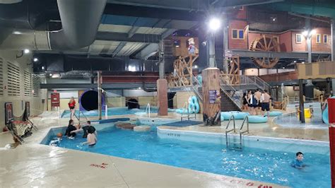 Gold Rush Indoor Waterpark in Rothbury, Michigan - Zaubee