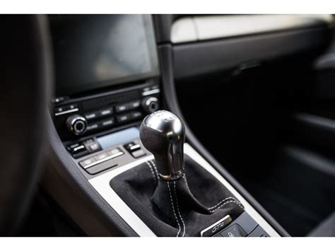 2020 Porsche Cayman: 30 Interior Photos | U.S. News