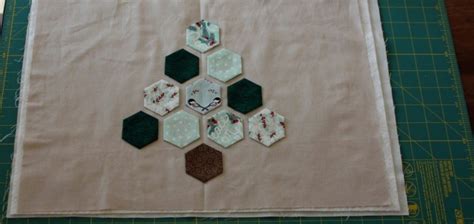 Modern Holiday Hexagon Placemats: A Quilting Tutorial