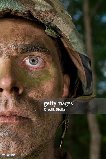 Soldier Face Paint Photos and Premium High Res Pictures - Getty Images