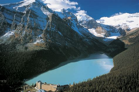 Lake Louise – Banff National Park - Travelling Moods