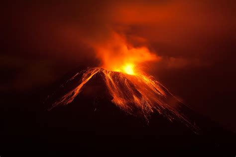 A new warning sign to predict volcanic eruptions? - Big Think